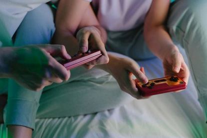game apk 2025 8Day